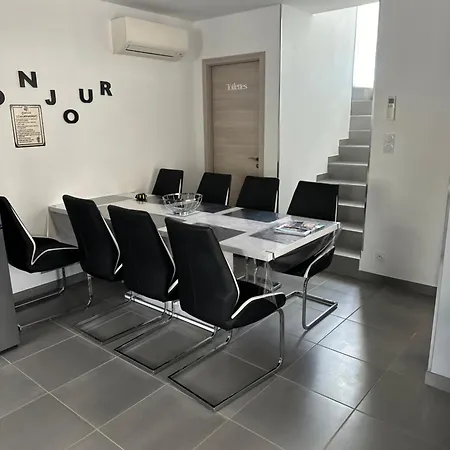 빌라 A 700m De La Plage,villa Famiglia Avec Piscine *