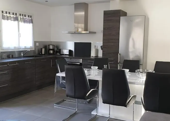 Villa A 700m De La Plage,villa Famiglia Avec Piscine